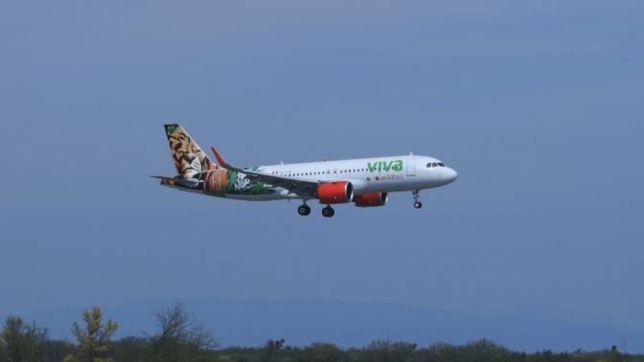 Viva Aerobus presenta el avión Tecate Pa'l Norte 2020