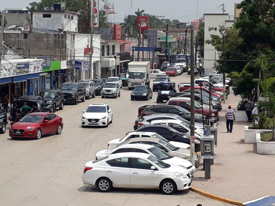 Tránsito busca se respete los límites de velocidad y los espacios para estacionarse