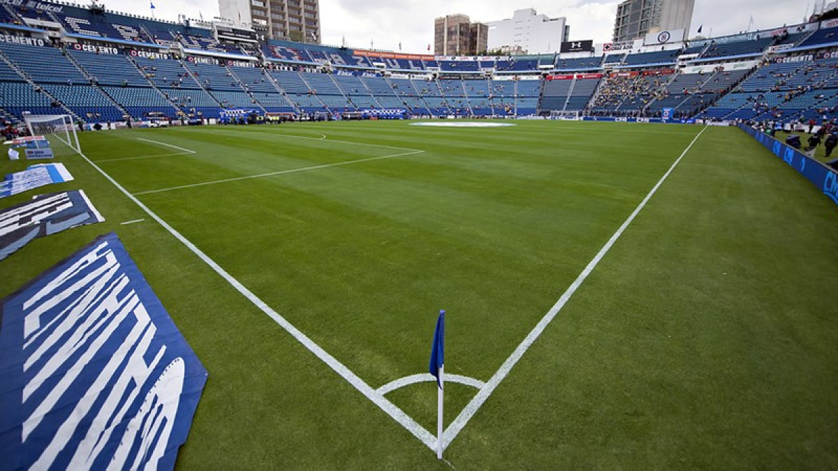 Posponen demolición del Estadio Azul