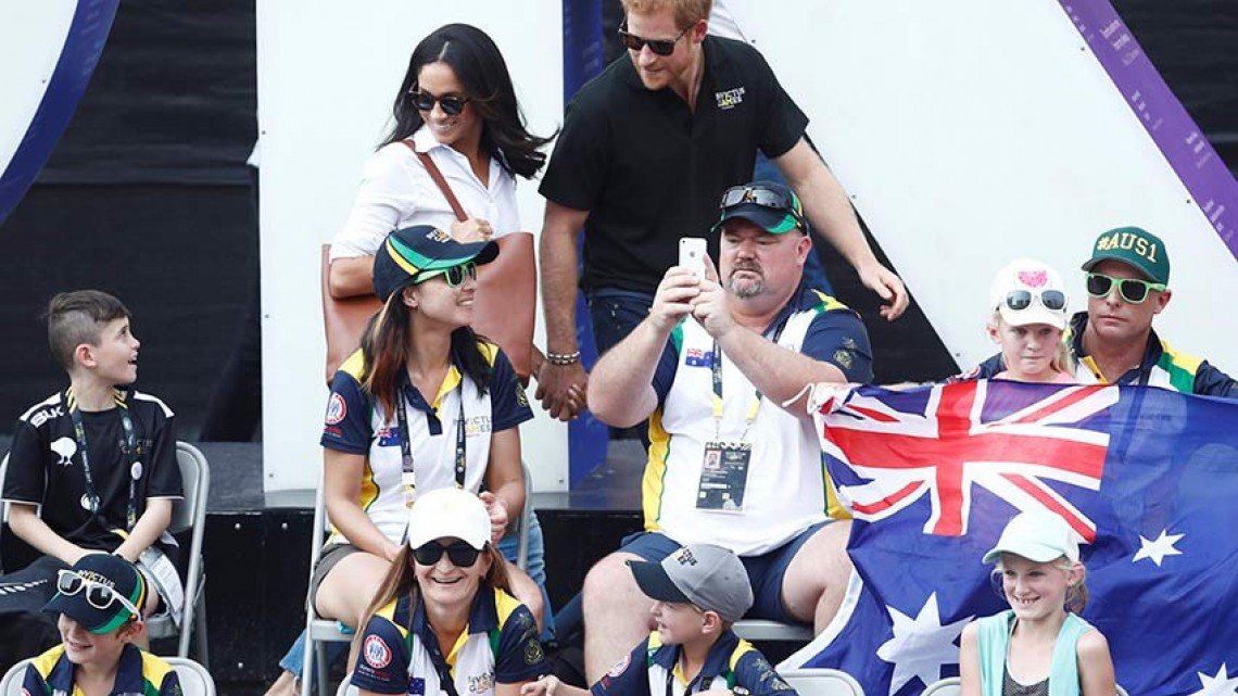 El príncipe Enrique y Meghan Markle no ocultan su amor