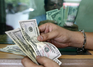Casas de cambio venden dólar en 17.78  pesos en promedio 