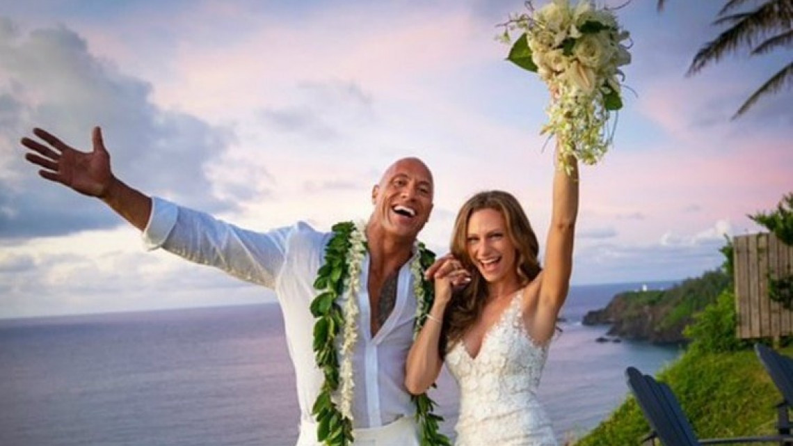 Dwayne "La Roca" Johnson se casó en Hawaii con Lauren Hashian