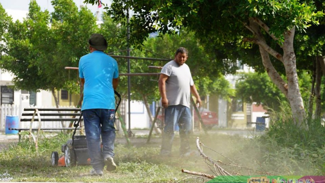 Realizan trabajos de limpieza en Fraccionamiento Las Margaritas