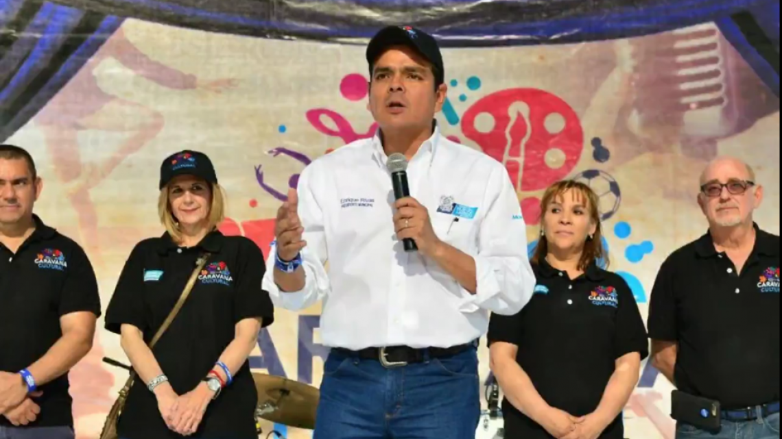 Familias disfrutan de espectáculo de Caravana Cultural