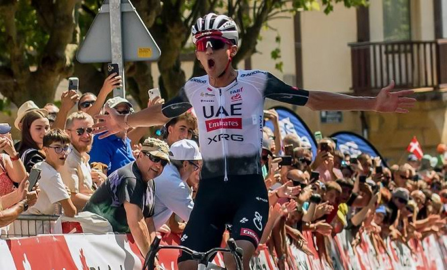 Isaac del Toro hace historia en el Circuito de Getxo