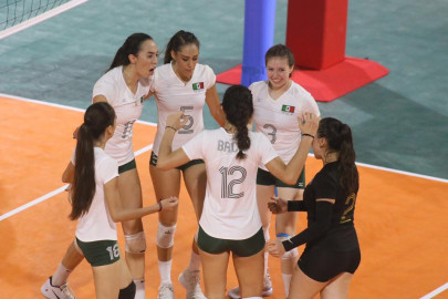Voleibol femenil de México obtiene su primera victoria en JJCC