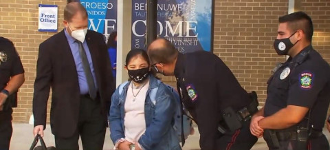 Policías de Mission escoltan a hija de compañero fallecido 