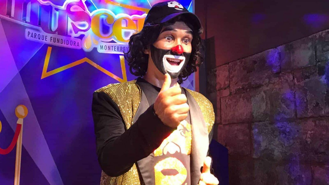 Develan estatua de 'Cepillin' en Museo de Cera