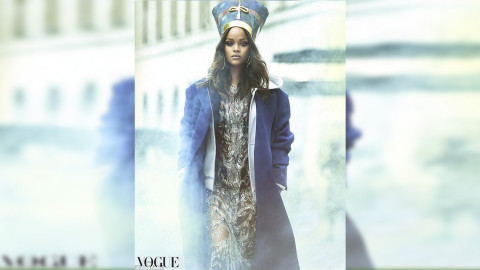 Rihanna se convierte en Nefertiti para Vogue Arabia