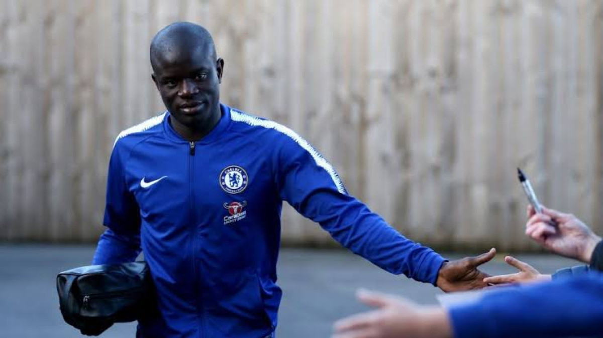 Renueva el Chelsea al mediocampista N’Golo Kanté hasta 2023