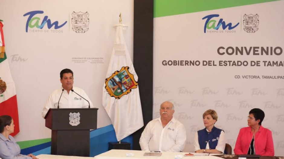 Firman convenio para combatir rezago social