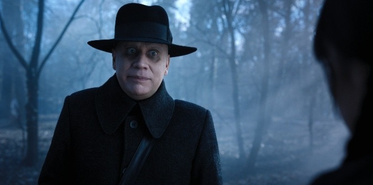 Revela Netflix  al "Tío Lucas" en nuevo tráiler de "Merlina"