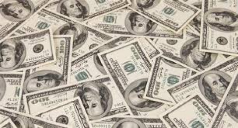 Dólar cierra jornada en 19.05 pesos a la venta en bancos