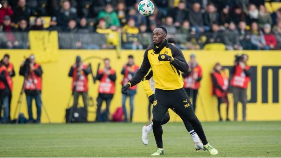 Usaint Bolt entrena con el Dortmund