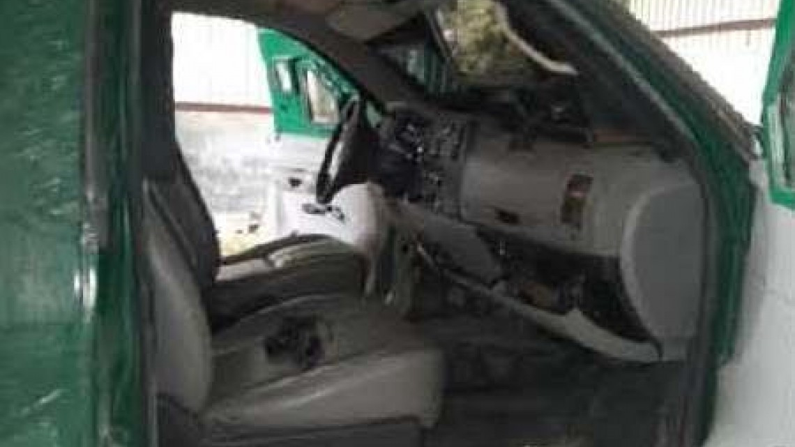 Aseguran vehículo con blindaje artesanal