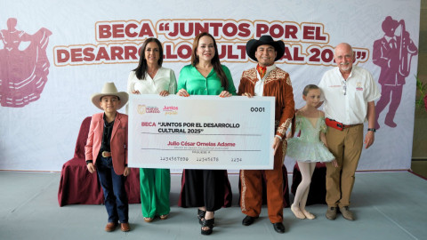 Gobierno municipal realiza deposito de becas culturales a más de 300 artistas locales