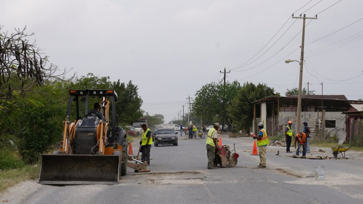 Dan mantenimiento a calles de la ciudad