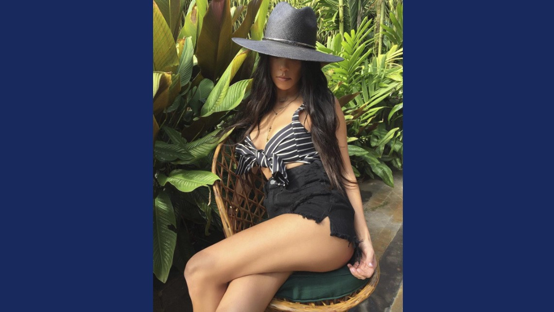 Kourtney Kardashian luce "infartante" en vestido 