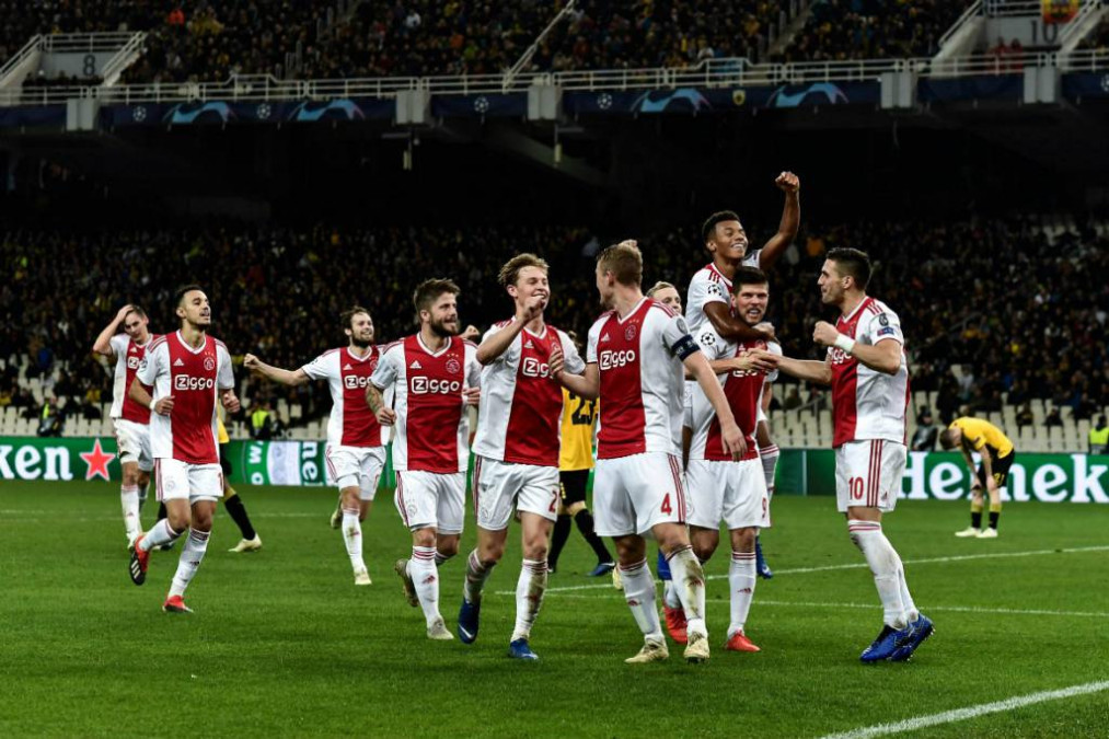 Ajax se clasifica a octavos de Champions League