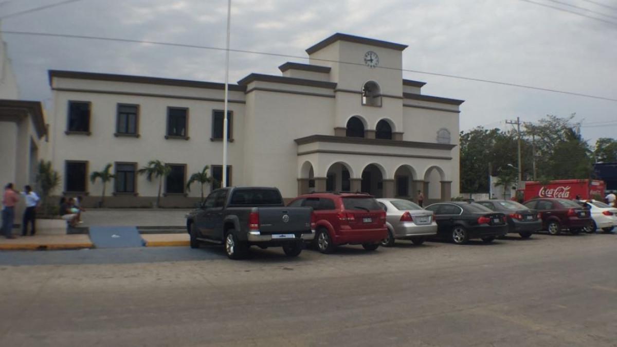 Trabajadores sindicalizados logran un ligero aumento salarial