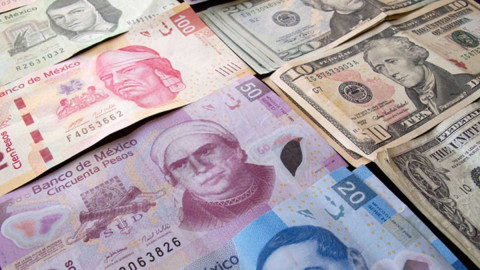 Banxico interviene en la venta de dólares tras caída de peso