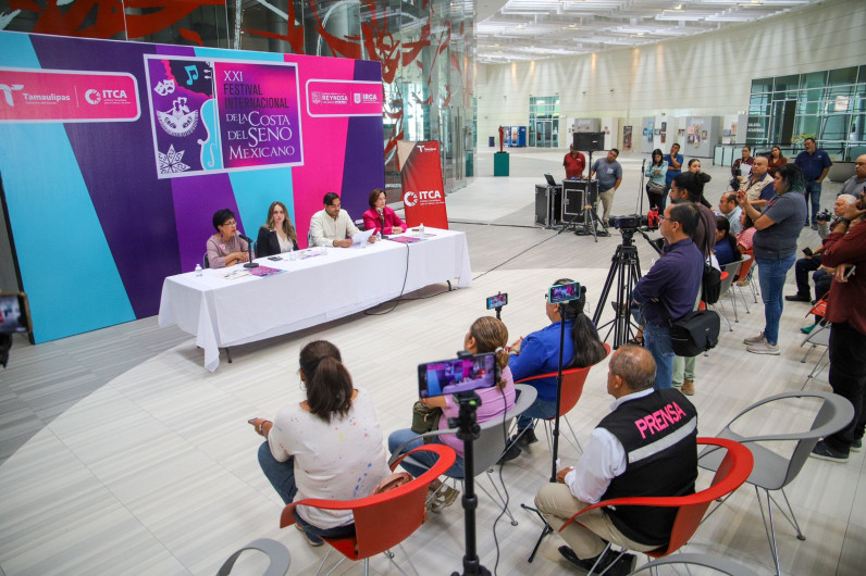 Presentó Carlos Peña Ortiz Festival internacional 