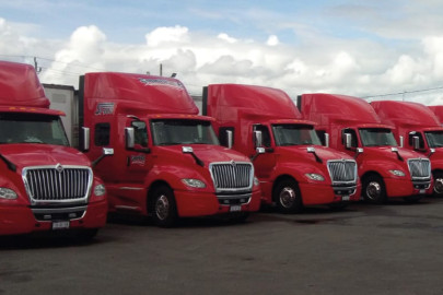 Arancel de 25% a camiones importados comenzará a aplicarse el 1 de noviembre, anuncia Trump