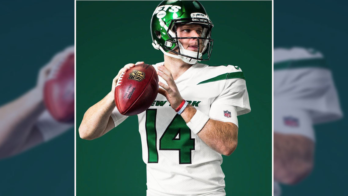 Presenta New York Jets sus nuevos uniformes 