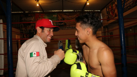 "Los Grandes Pasos Solo los Dan los Elegidos": B. Tercero