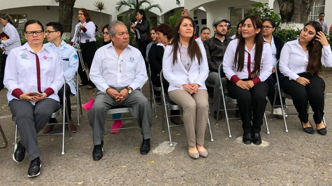 Entrega DIF aparatos funcionales a personas con discapacidad 