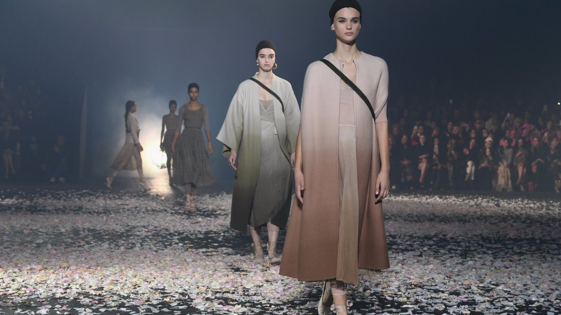 Dior arranca Paris Fashion Week con danza