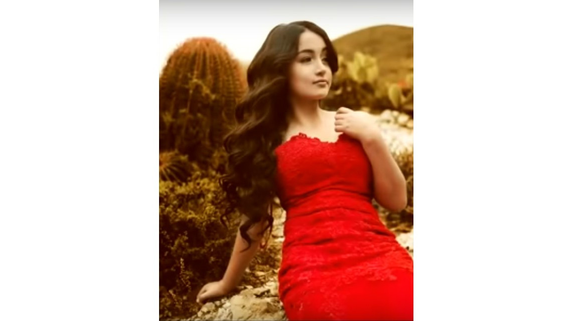 La quinceañera más famosa de México, ¡ahora es modelo!