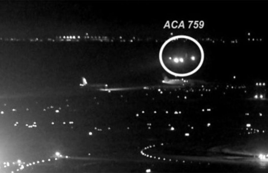 Rozan alas de aviones en Toronto