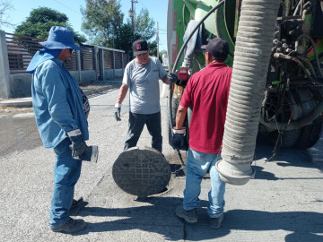 Atendieron Municipio y COMAPA peticiones de usuarios de Lampasitos