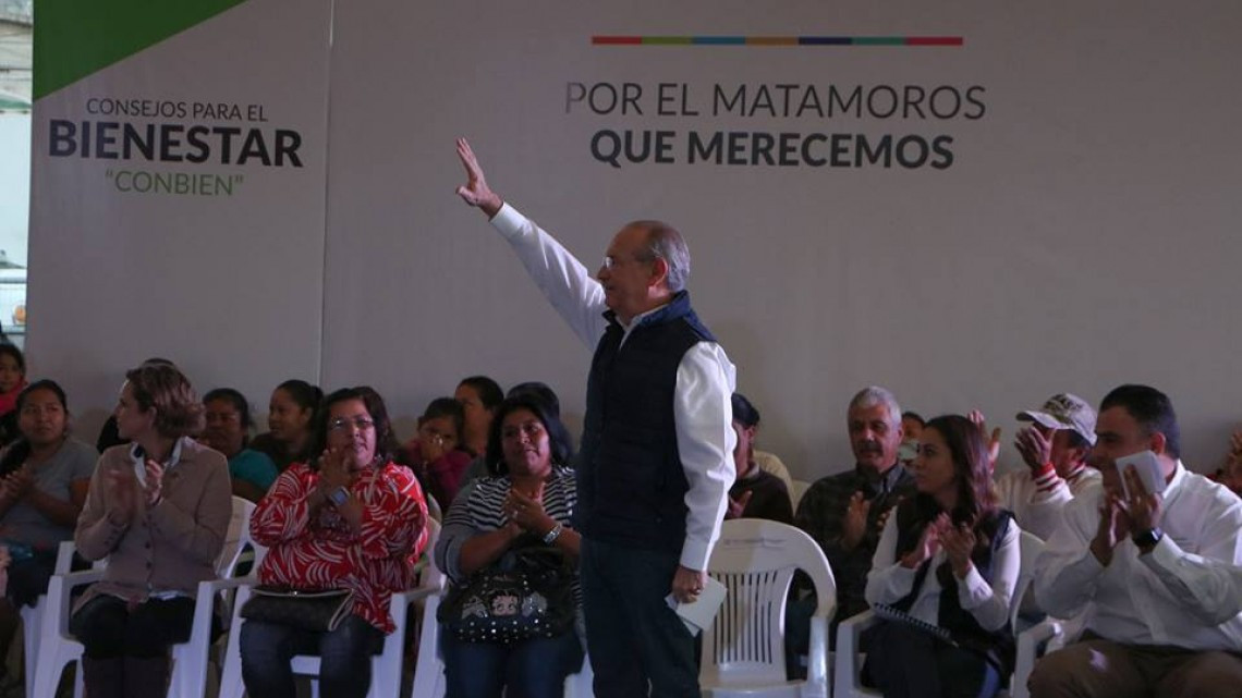 Alcalde de Matamoros entregan apoyos alimentarios