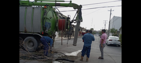 Exhorta COMAPA a evitar arrojar basura y otros desechos a las alcantarillas