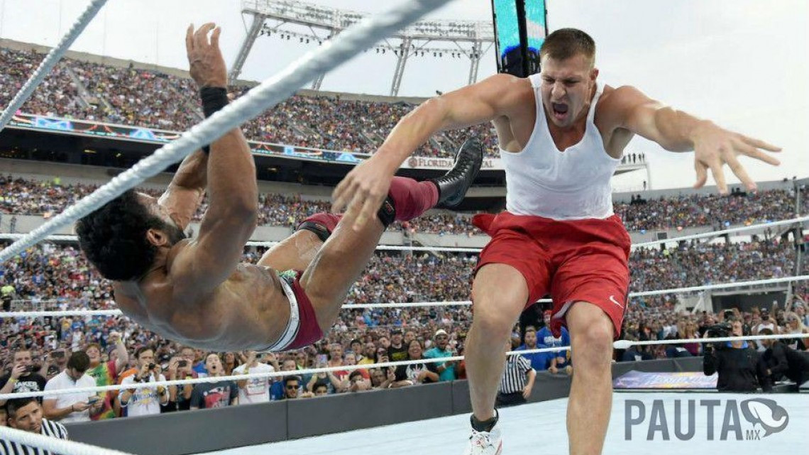 Rob Gronkowski, ¿ahora en la WWE?