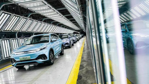 China rechaza aranceles de México a autos eléctricos; advierte que protegerá sus intereses