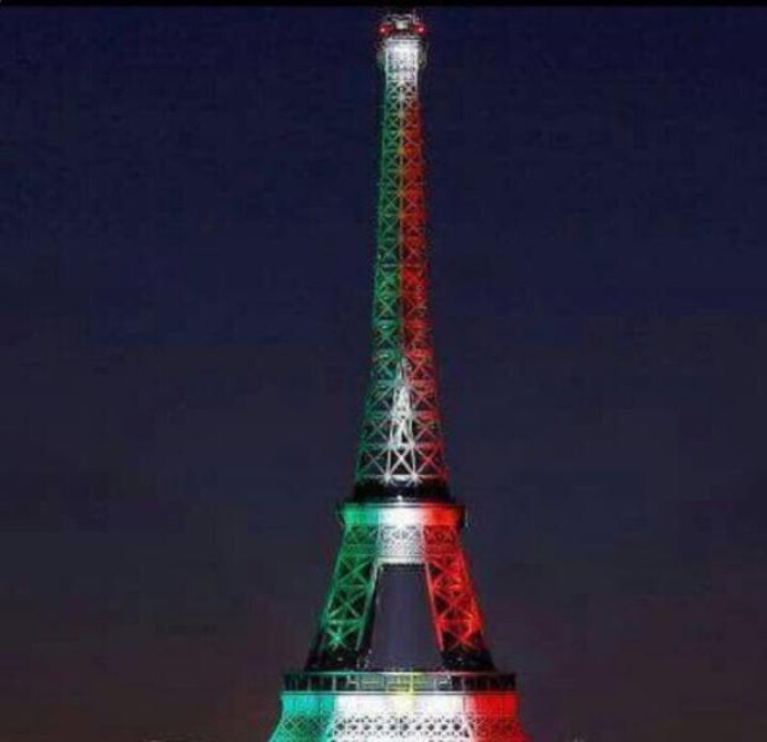 Visten a la “dama de hierro” con los colores de la bandera de México