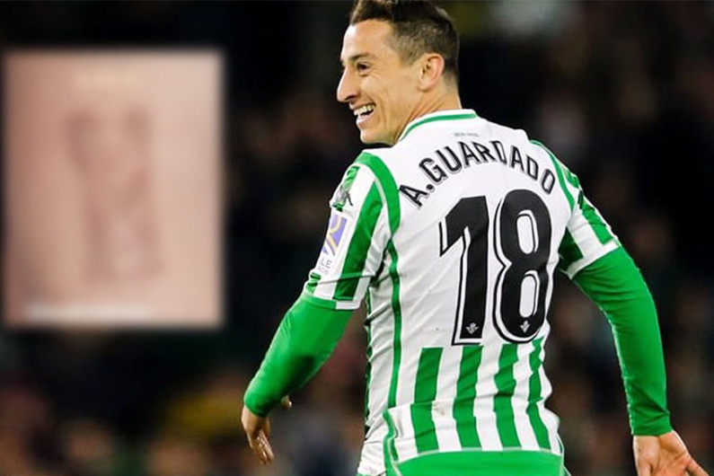 Andrés Guardado amplía contrato con el Betis 