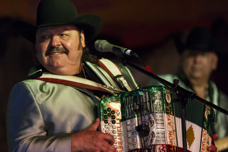 Ramón Ayala recibirá estrella en Plaza México de California