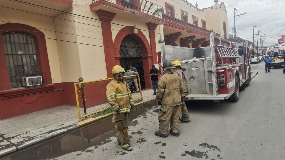 Dos heridos provoca flamazo en tanque de gas en escuela de Victoria