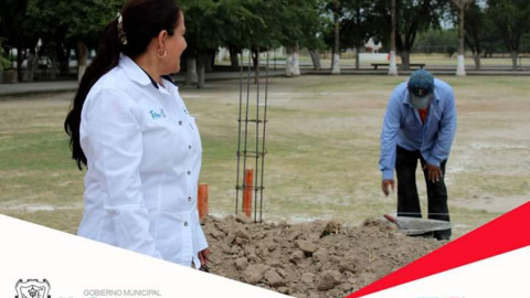 Comienzan trabajos de construcción para cancha de fútbol rápido