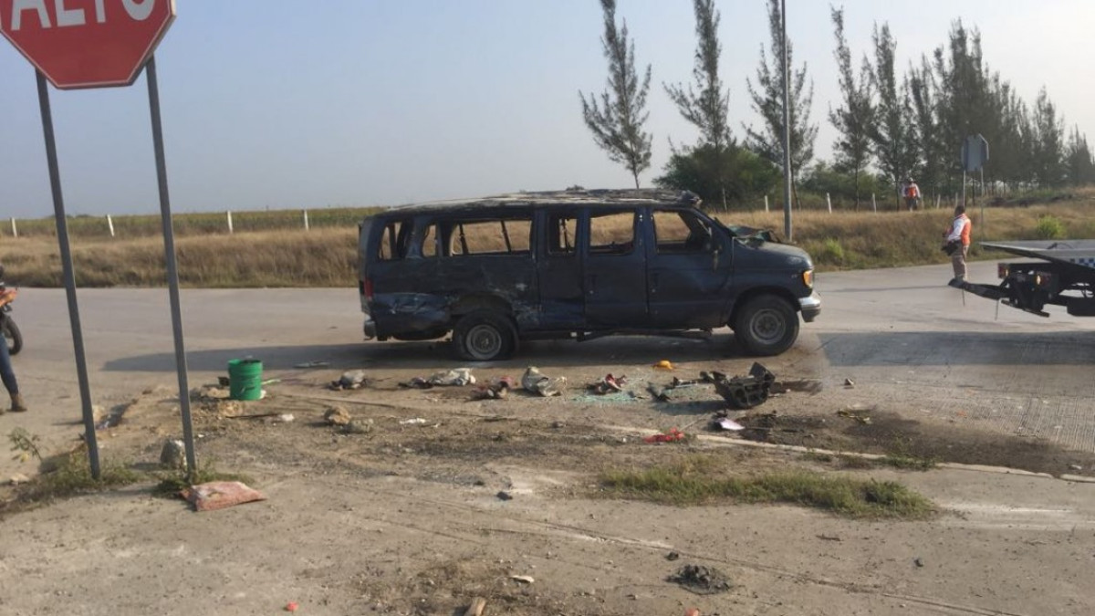 Fatídico choque deja una veintena de lesionados y una joven fallecida