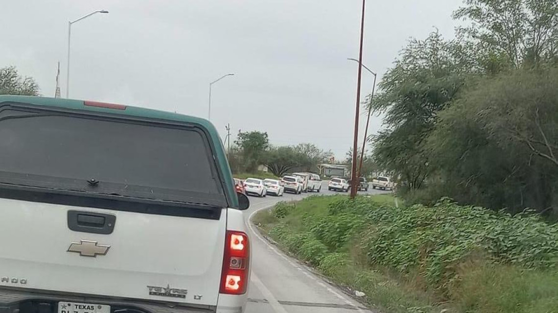 Más de tres horas de fila en puentes internacionales de Reynosa