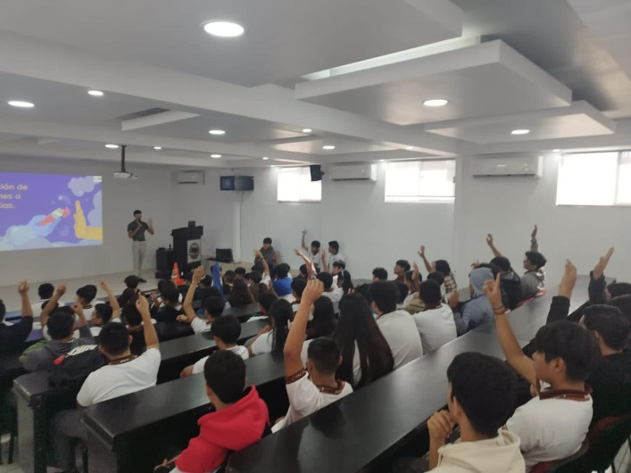 DIF Reynosa lleva pláticas a CBTIS 7