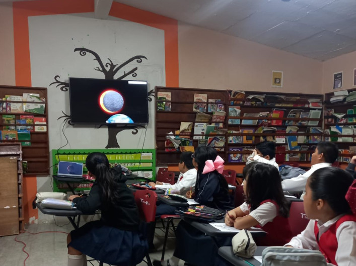 Maestros ofrecen pláticas sobre eclipse