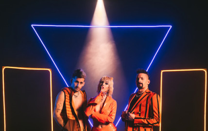 Danna Paola estrena su nueva canción “cachito” en colaboración con Mau y Ricky 