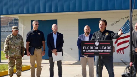 Florida habilitará antigua cárcel como nuevo centro de detención para migrantes