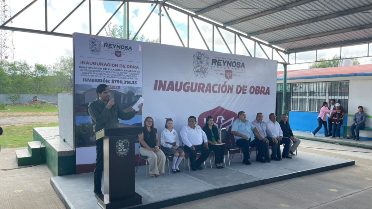 Entrega alcalde nueva aula en telesecundaria de colonia Lampacitos